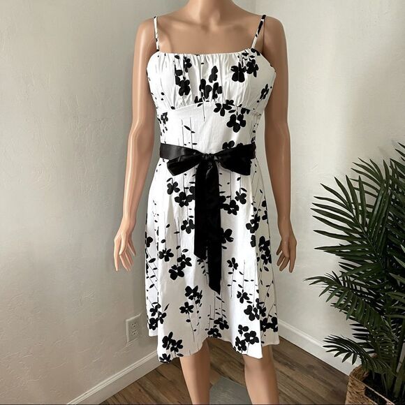 A.P.N.Y White Black Floral Summer Dress Sz 10 - Picture 2 of 13
